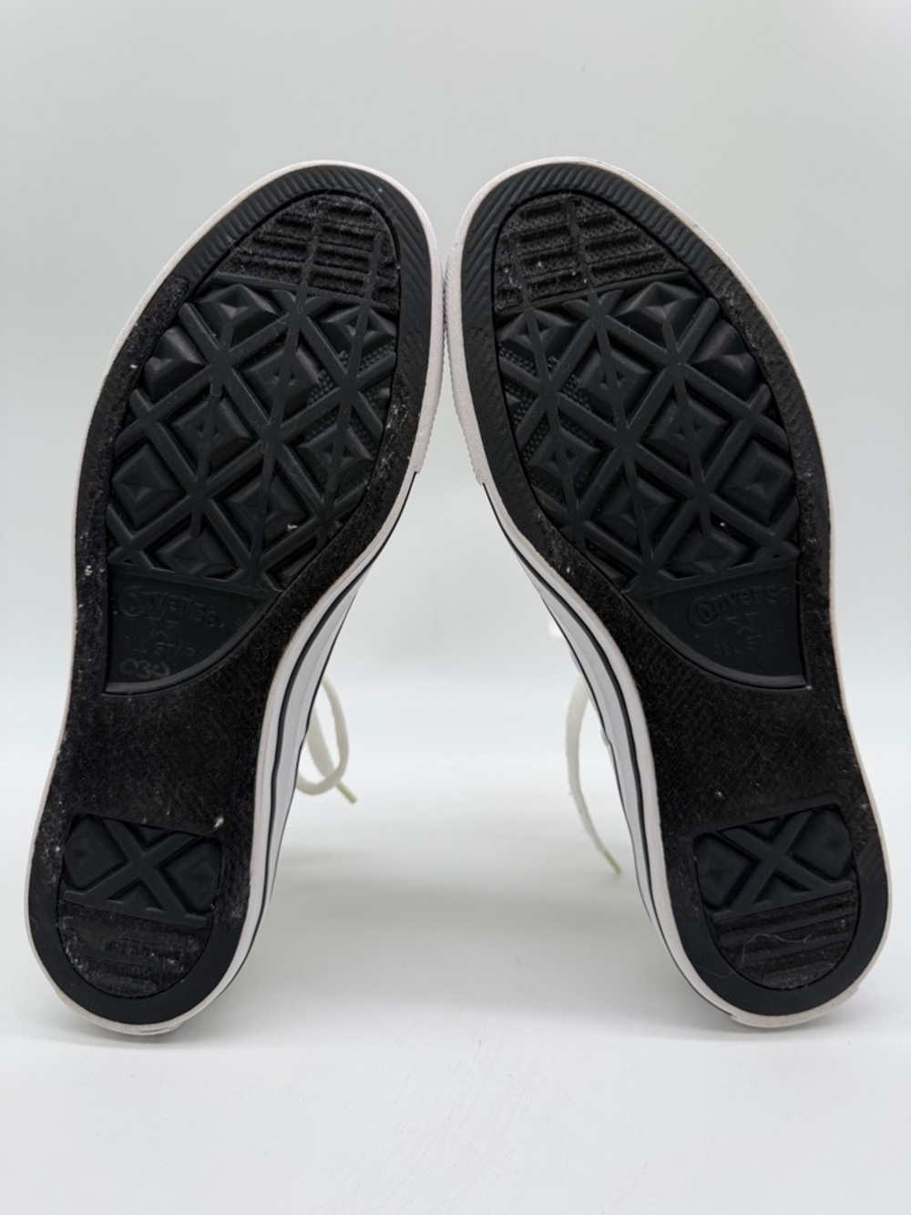 Converse All Star White Canvas  Padded Tongue Black Piping Women's Size 8 - Picture 15 of 16